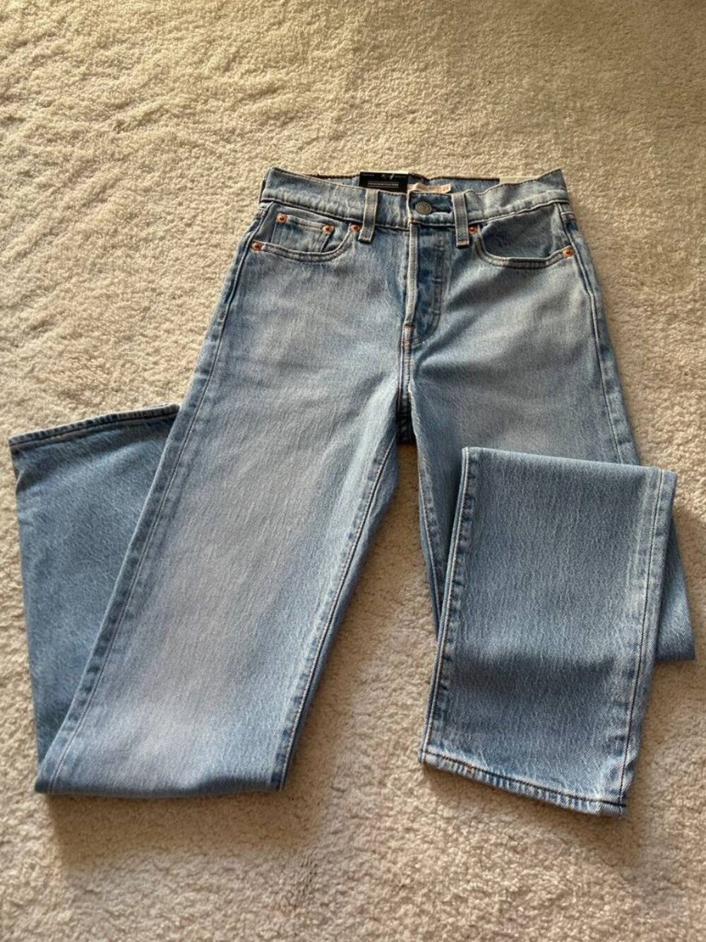 NWT Levi's Premium Wedgie Straight Women Jeans High Rise Size 23/28
